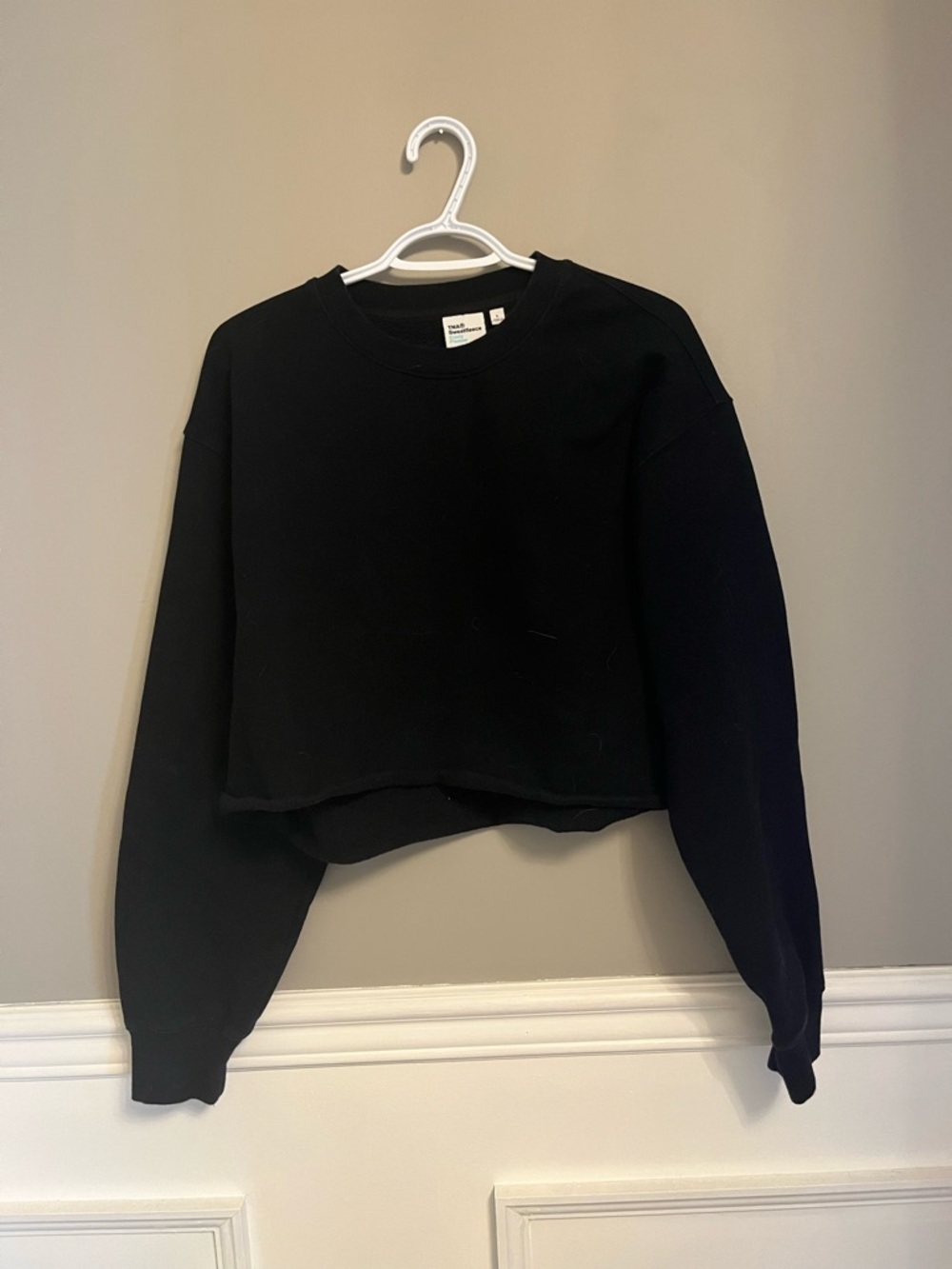 Aritzia Black Cropped Perfect Crew Sweatshirt